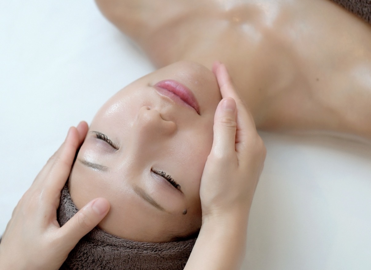 ÉCRI 小顔コルギ施術